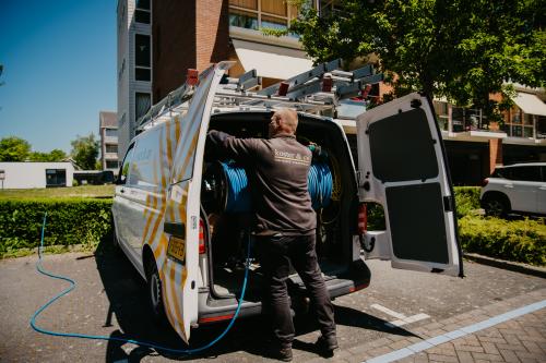 Bus Koster & Co aan het inladen